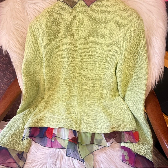 Vintage Chanel Boucle Jacket and Skirt Set 2000 Spring/Summer Runway Collection - Picture 10 of 16